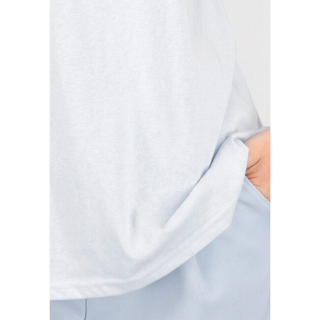 Hellblaues Baumwoll-T-Shirt mit V-Ausschnitt