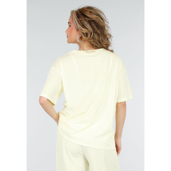 Hellgelbes T-Shirt mit V-Ausschnitt aus Baumwolle