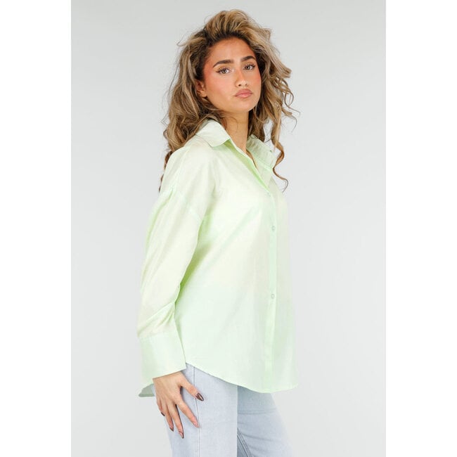 Mintgrüne Bluse mit Knopfverschluss