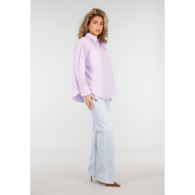 Lila Baumwollbluse mit Knopfverschluss