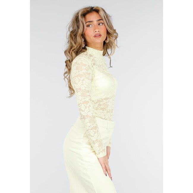 Hellgelber Spitzenkragen-Top