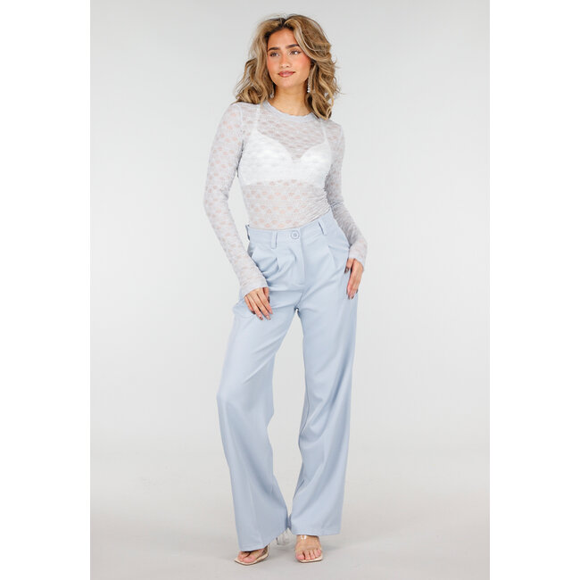 Hellblauer Mesh-Body mit langen Ärmeln und Stretch
