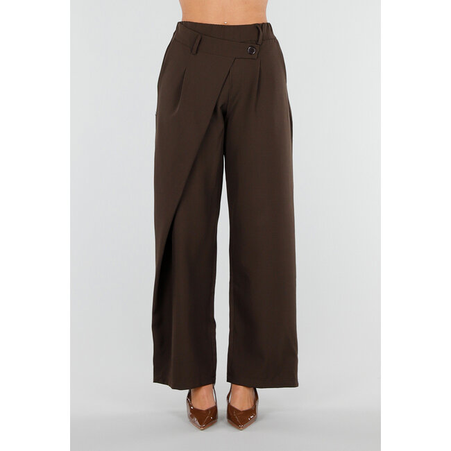Braune Barrel-Hose mit Falten