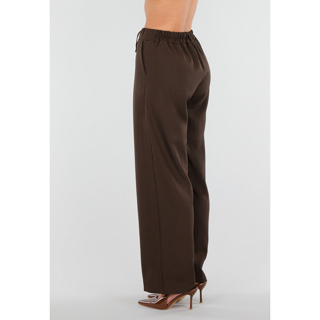 Braune Barrel-Hose mit Falten