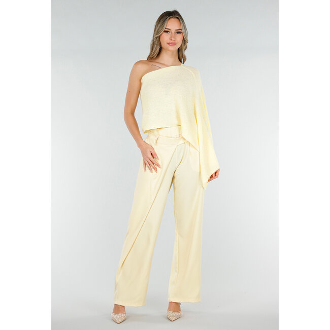 Buttergelbe Barrel-Hose mit Falten