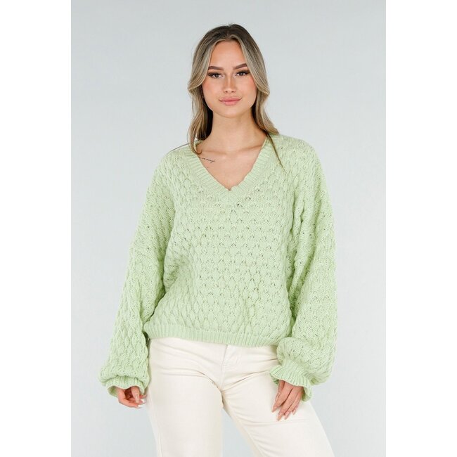 Mintgrüner Strickpullover mit V-Ausschnitt