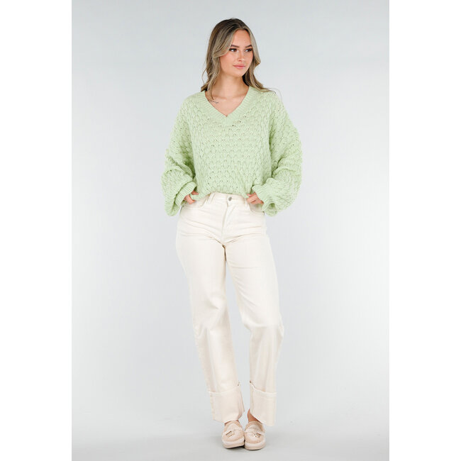 Mintgrüner Strickpullover mit V-Ausschnitt