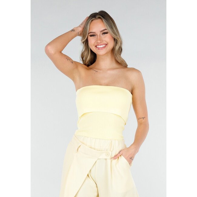 Pastellgelbes Bandeau-Top