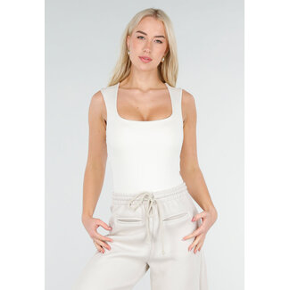 Off White Body mit quadratischem Ausschnitt