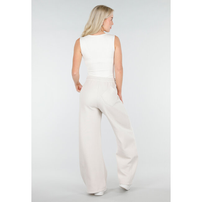 Beigefarbener Body mit quadratischem Ausschnitt und Stretch