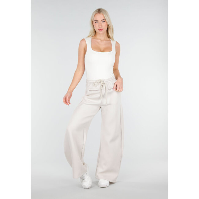 Off-White Body mit quadratischem Ausschnitt und Stretch