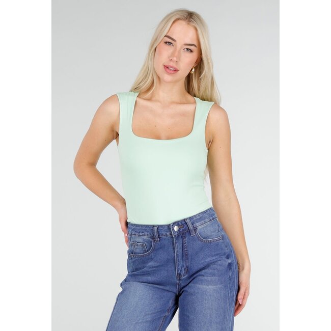 Mintgrüner Body mit quadratischem Ausschnitt und breiten Trägern