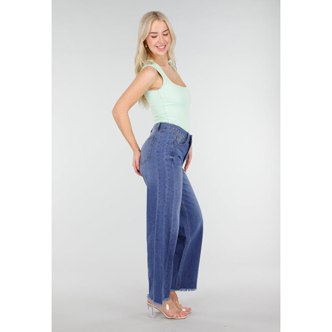 Mintgrüner Body mit quadratischem Ausschnitt und breiten Trägern