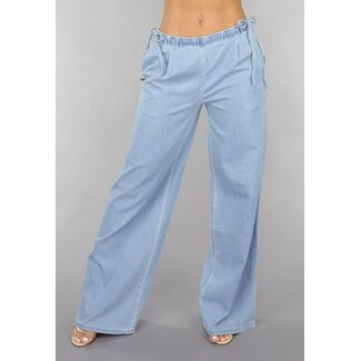 Redial Jeans Jeans mit weitem Bein und niedriger Taille und Schleifendetails