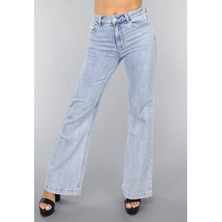 Flared Jeans mit Waschung und mittlerer Leibhöhe