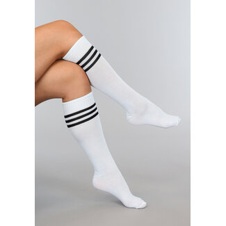 Sportliche weiße Strümpfe mit schwarzen Streifen