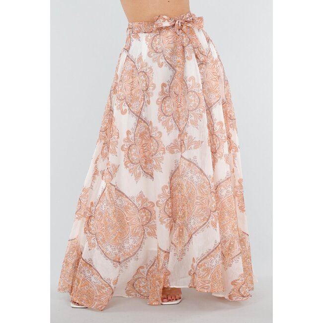 Orangefarbener Maxirock mit Paisley-Print und Schleifengürtel