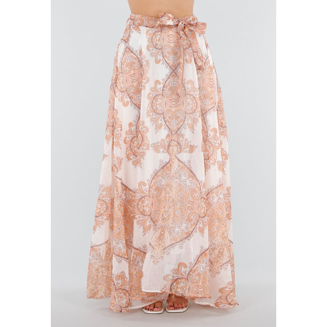 Orangefarbener Maxirock mit Paisley-Print und Schleifengürtel