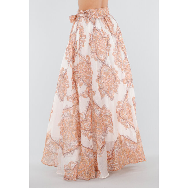 Orangefarbener Maxirock mit Paisley-Print und Schleifengürtel