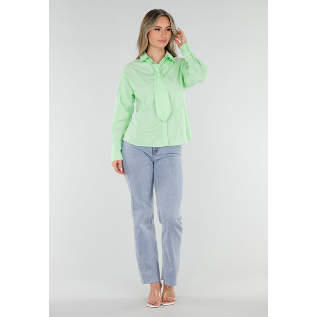 Mintgrüne Bluse mit Krawatte und langen Ärmeln