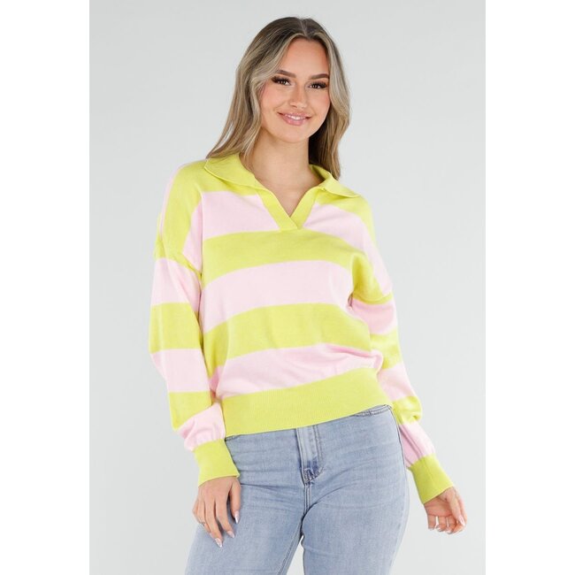 Gelb-rosa gestreifter Pullover mit Kragen und langen Ärmeln