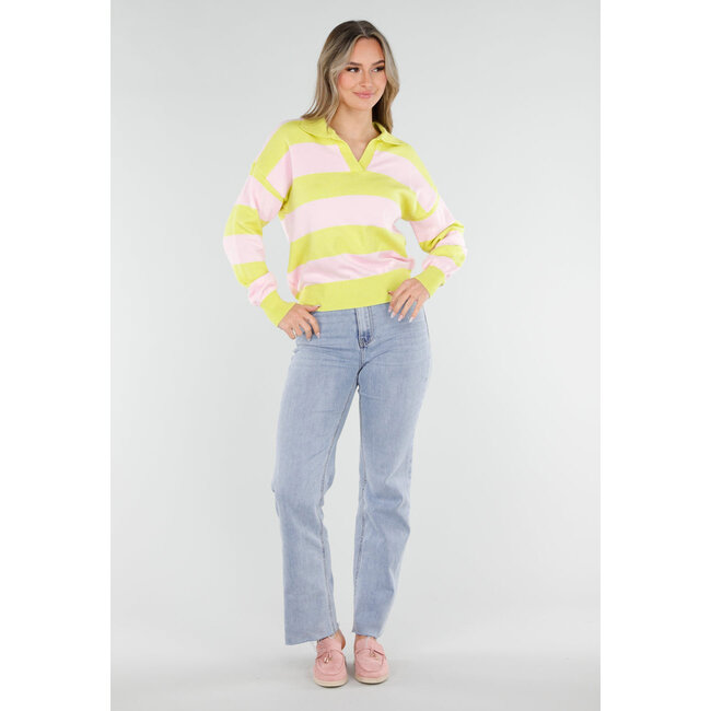 Gelb-rosa gestreifter Pullover mit Kragen und langen Ärmeln