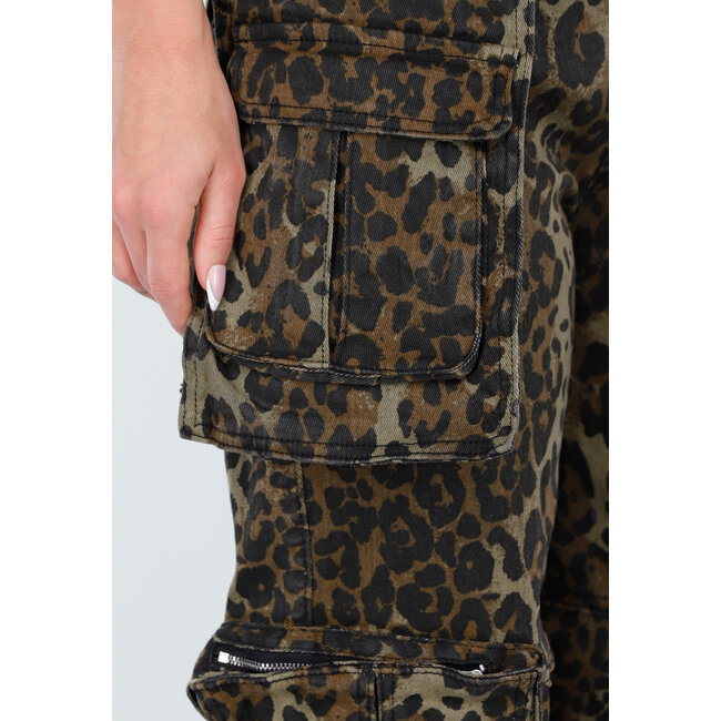 Leopard Print Denim Cargo Hose mit Stretch und Taschen