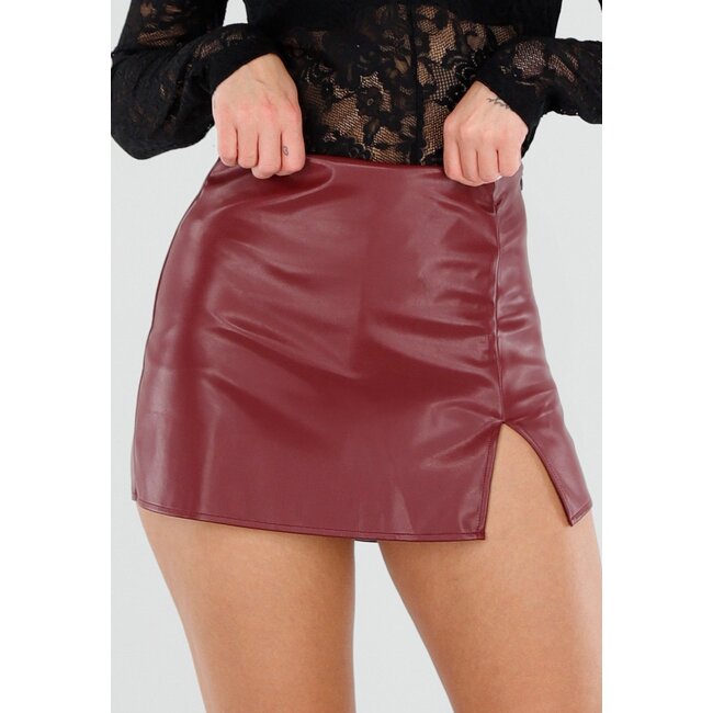 Bordeaux Lederoptik Stretch-Skort mit Schlitz
