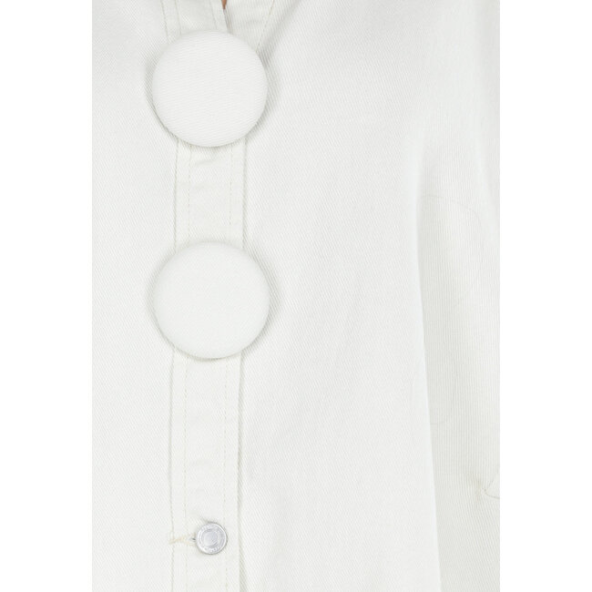 Cremefarbene Jeansbluse mit übergroßen Knöpfen und langen Ärmeln