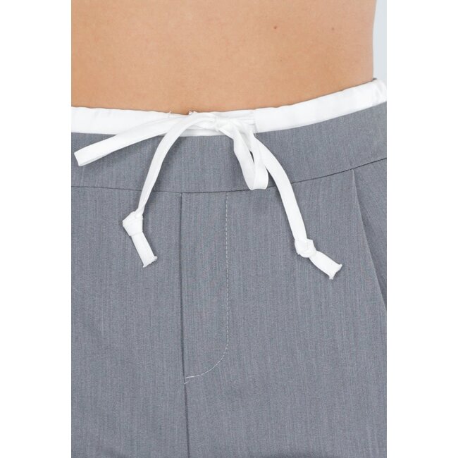 Graue Hose mit Stretch und Kordelzug in der Taille