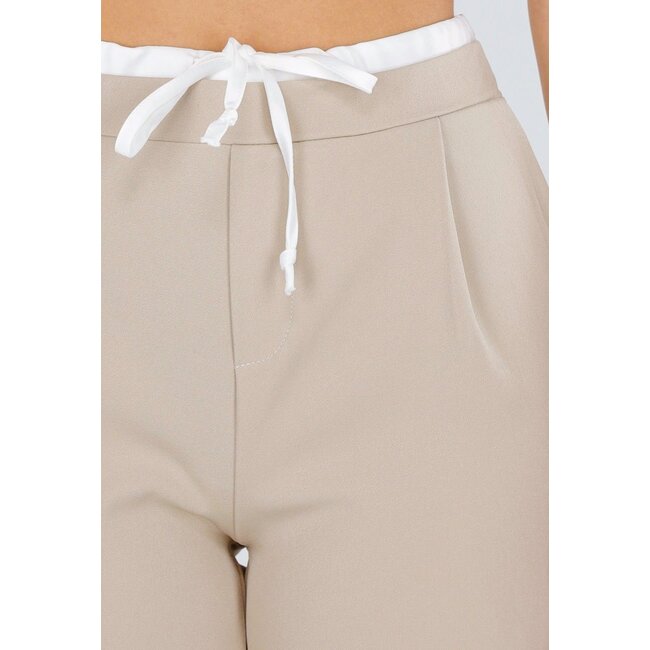 Beige Hose mit Stretch und Kordelzug in der Taille
