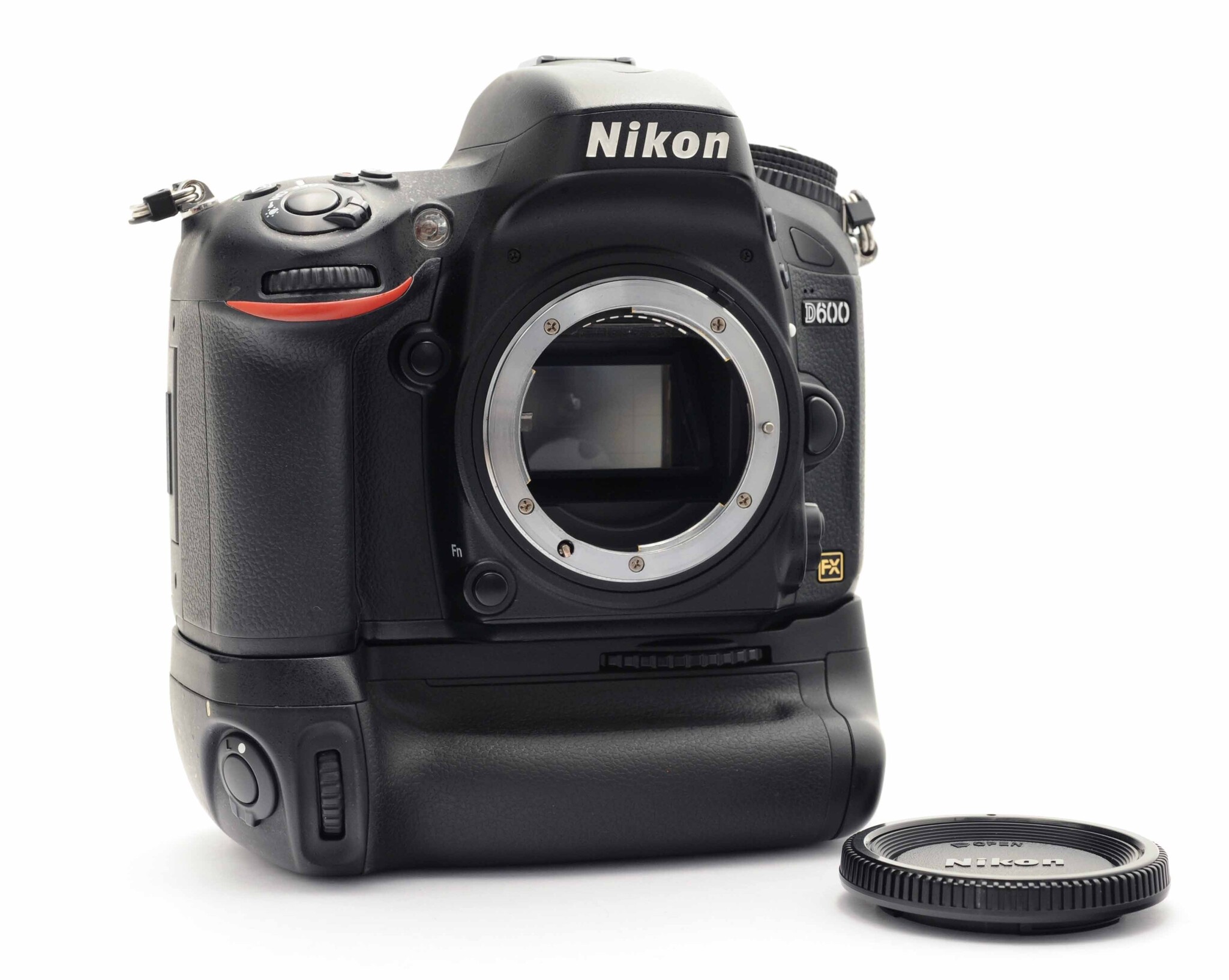 Nikon D600 本体+ MB-D14 Nikon MB-D14, Multi Battery Power Pack / Grip for D600