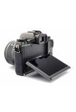 Canon Canon EOS-M5 + EF-M15-45mm IS   ALC160203