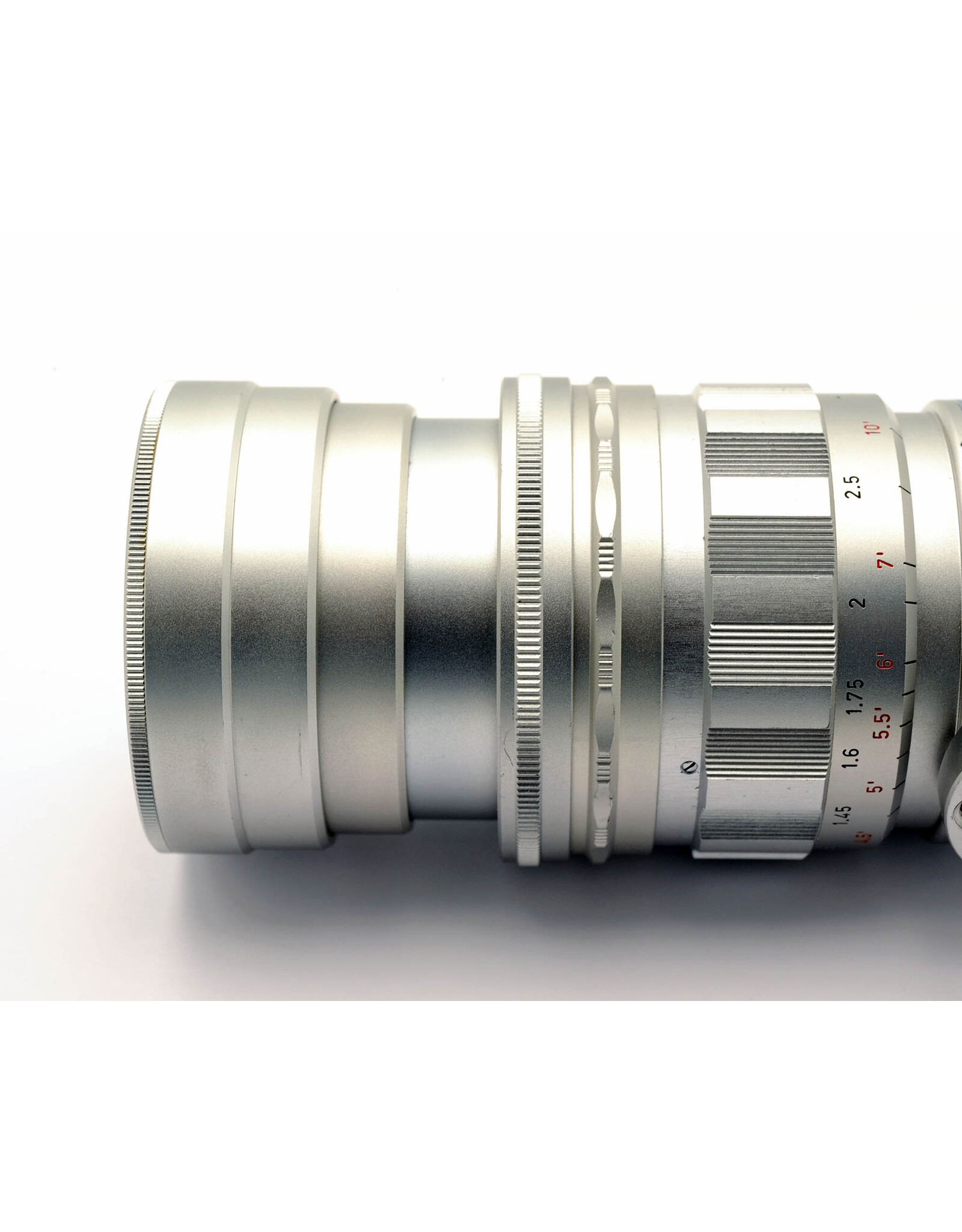 Leica 90mm f2 Summicron Chrome (aperture pre-set)   A5072904