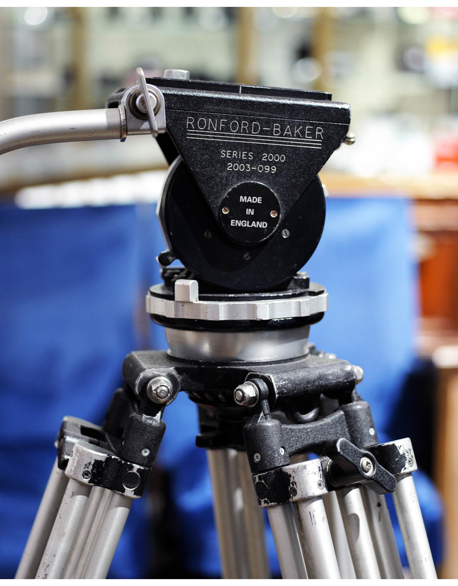 Ronford-Baker Ronford-Baker 2003-113 Fluid Head with Tripod    ALC164501