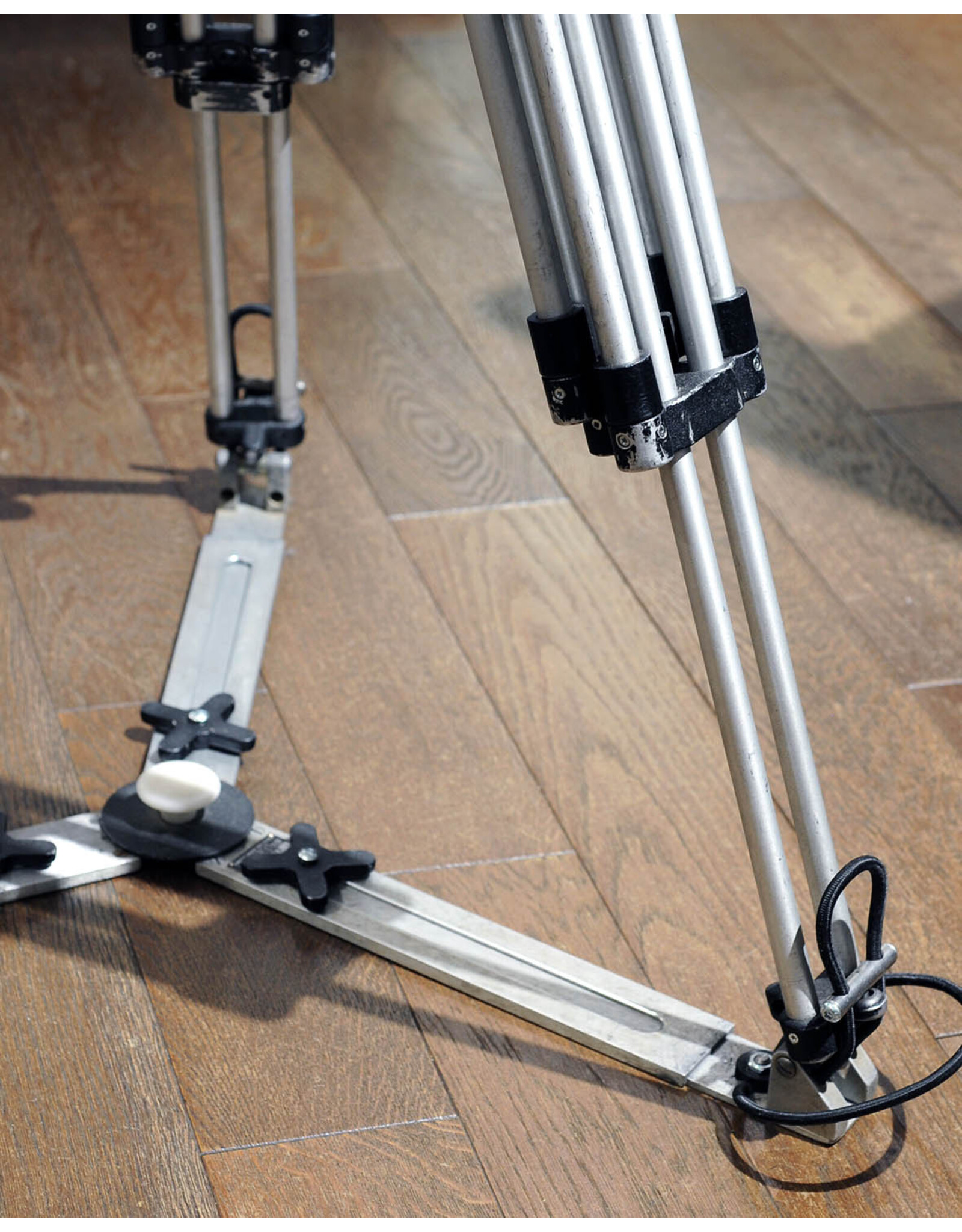 Ronford-Baker Ronford-Baker 2003-113 Fluid Head with Tripod    ALC164501