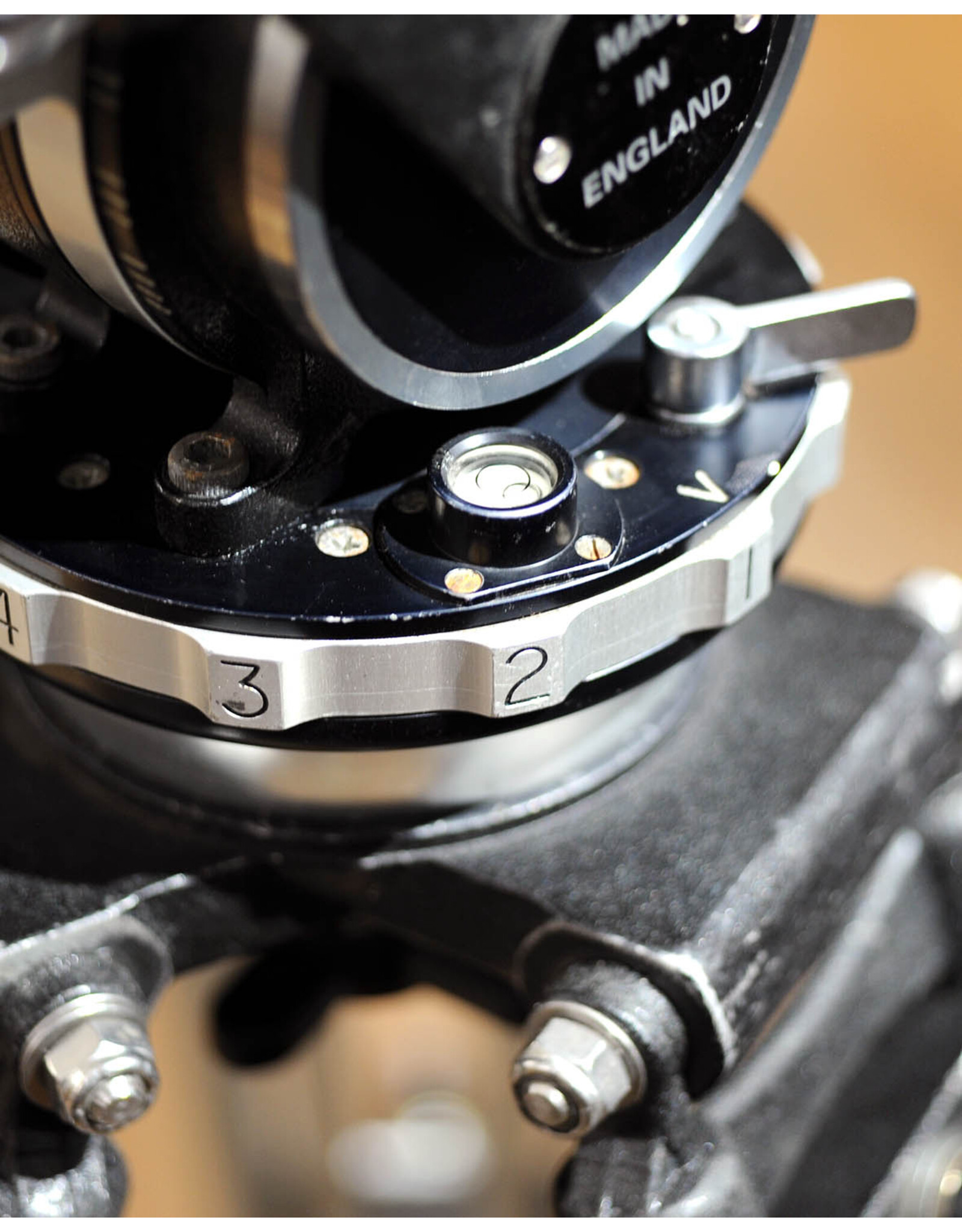 Ronford-Baker Ronford-Baker 2003-113 Fluid Head with Tripod    ALC164501