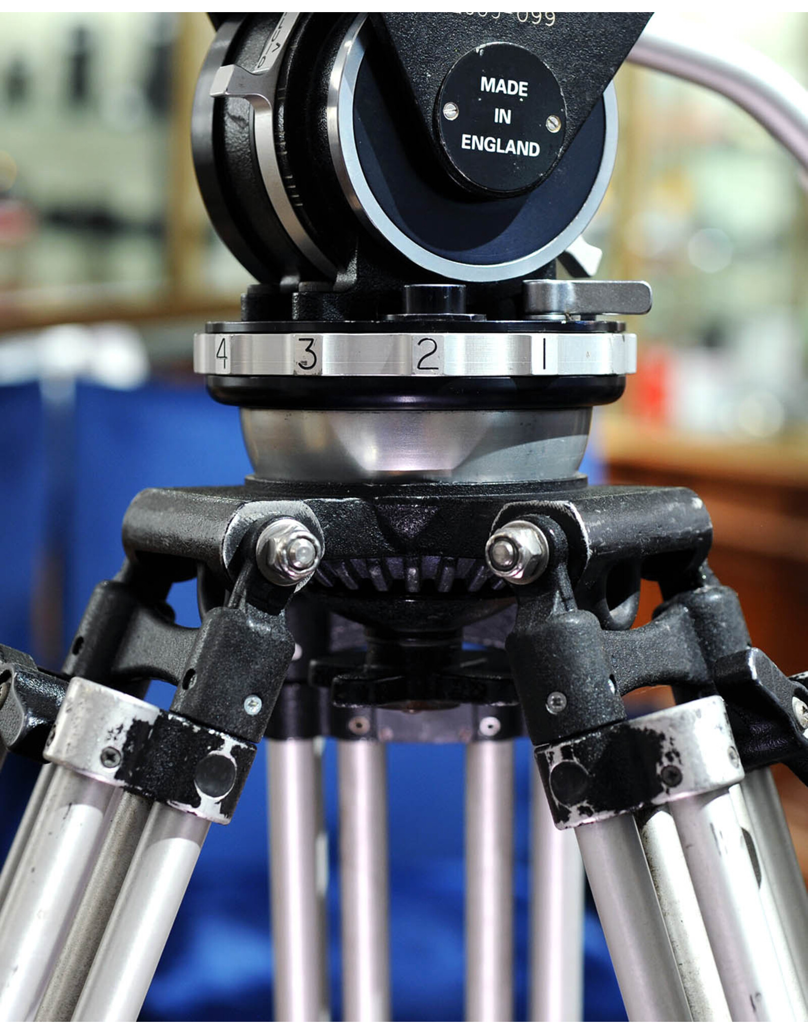 Ronford-Baker Ronford-Baker 2003-113 Fluid Head with Tripod    ALC164501