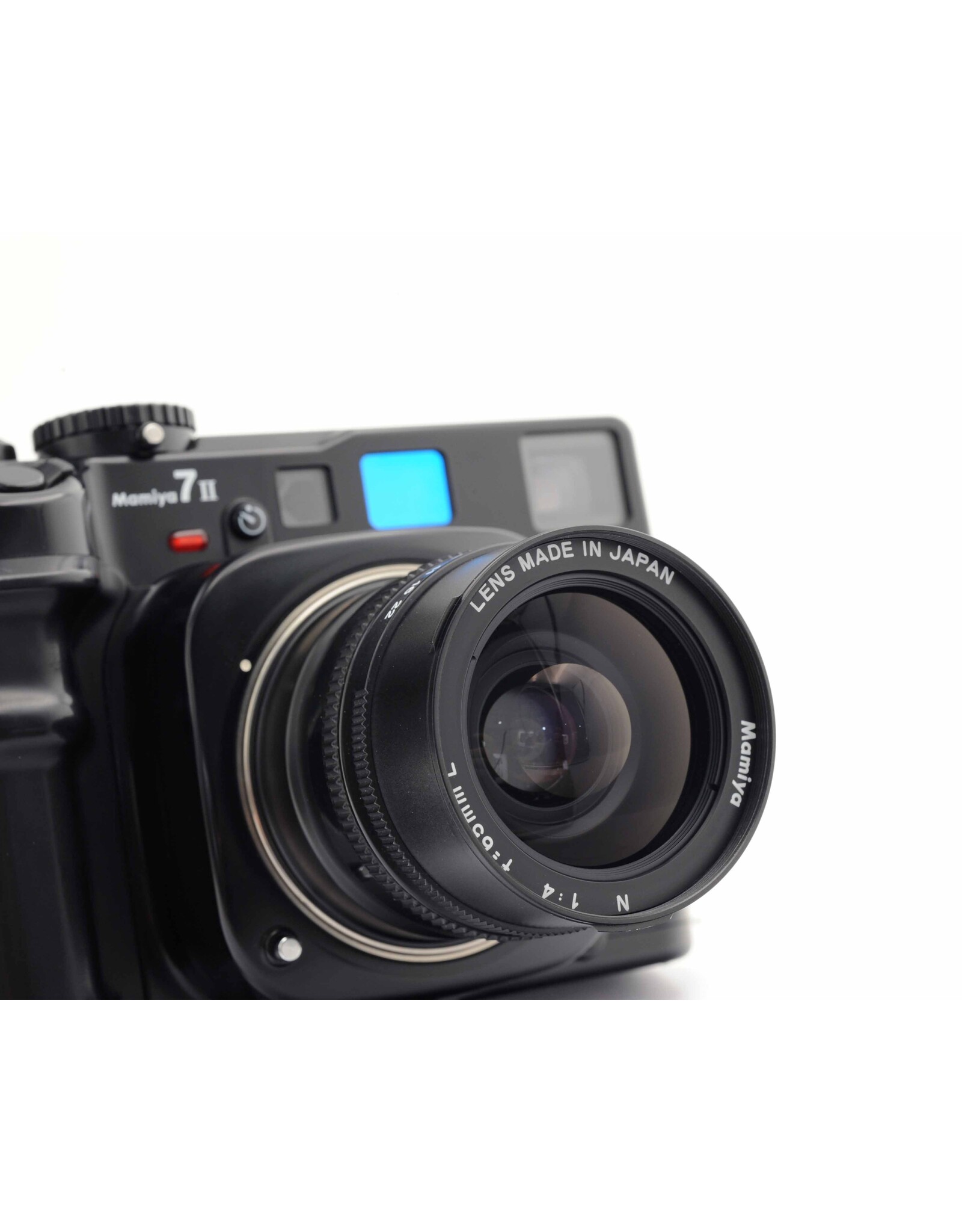 Mamiya 7 II with 65mm f4L Black   ALC164201