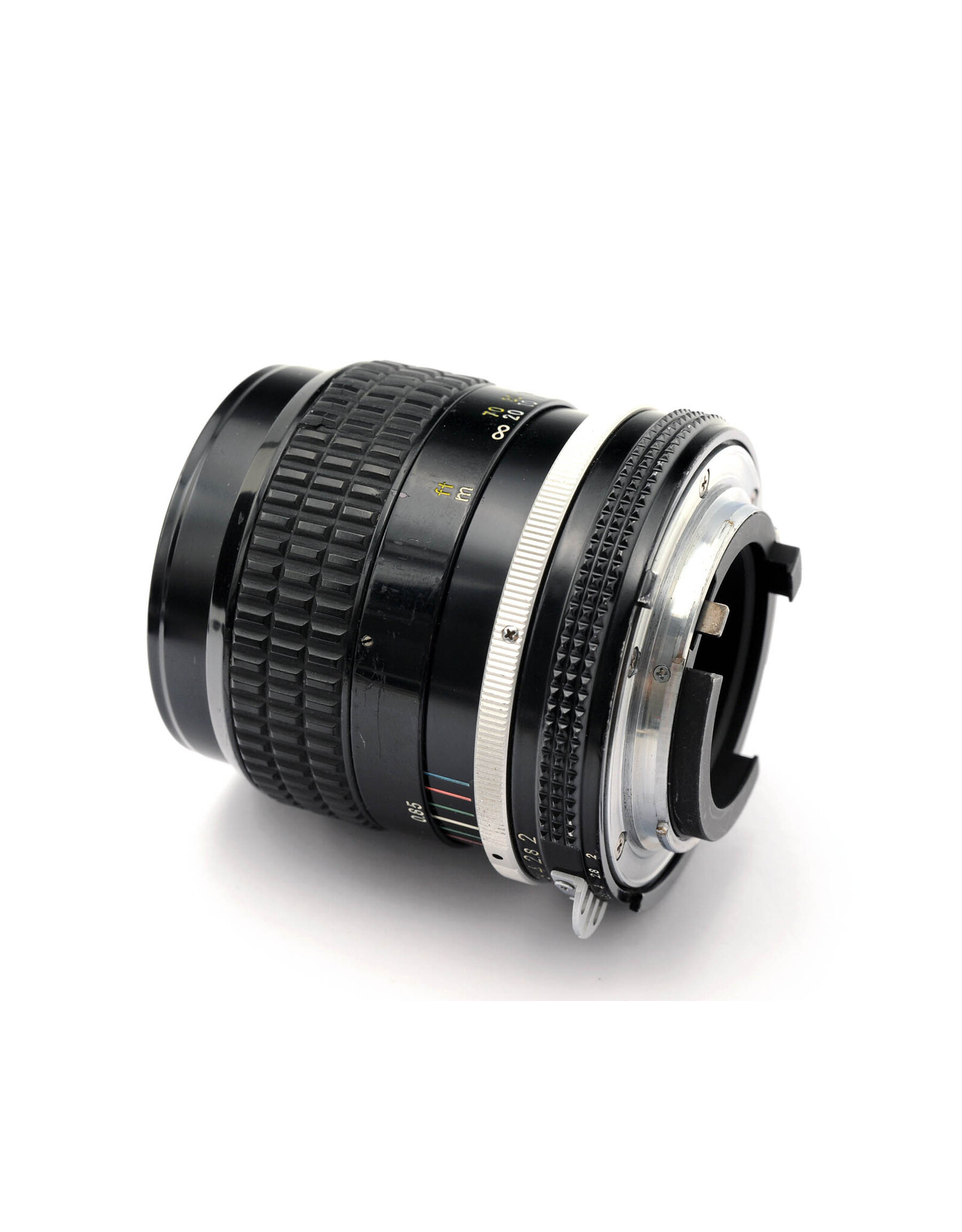 Nikon 85mm f2 AI   A5080605