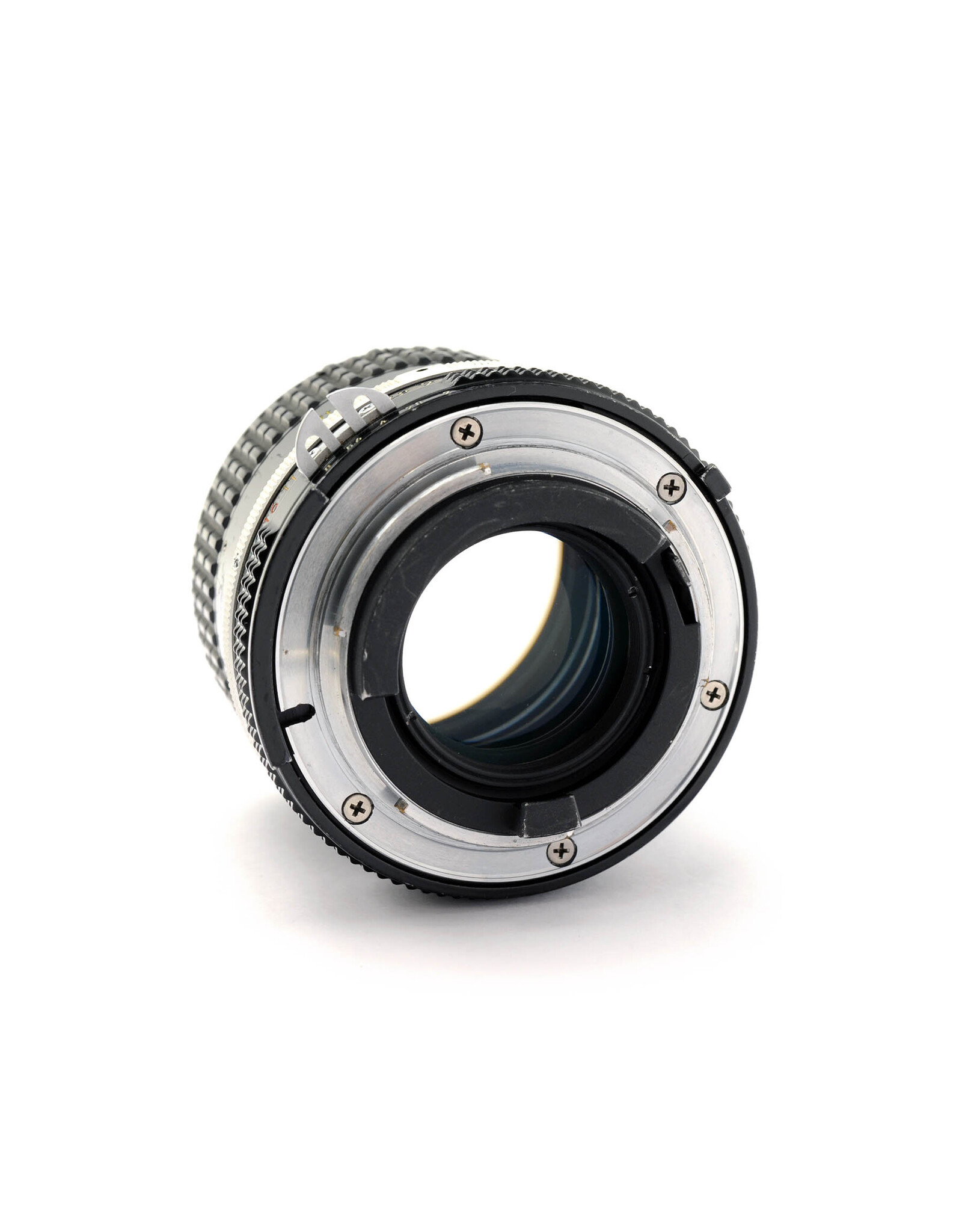 Nikon 85mm f2 AI   A5080605