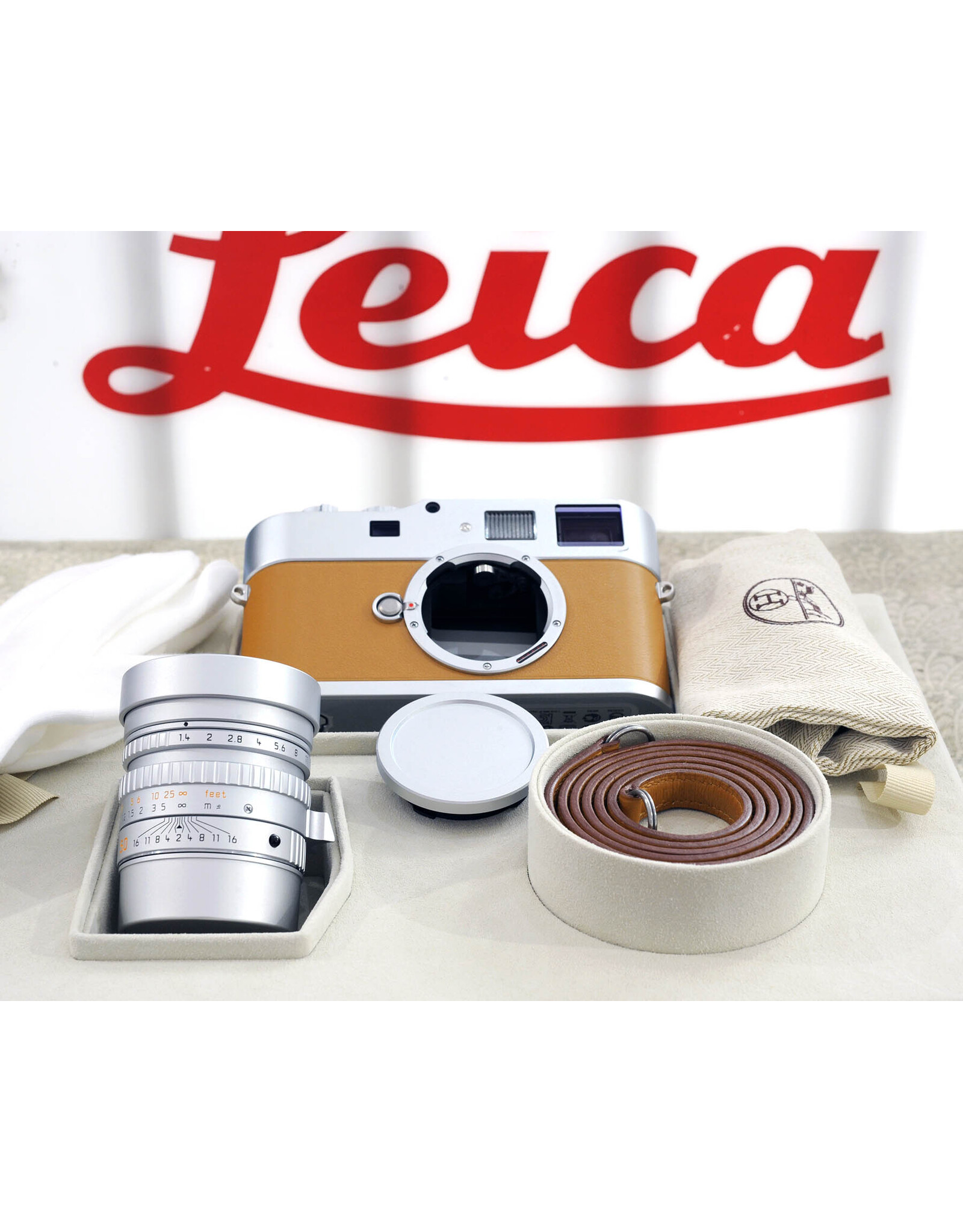 Leica Leica "Hermes Edition" M9-P with 50mm f1.4 Summilux-M ASPH Silver    ALC157101
