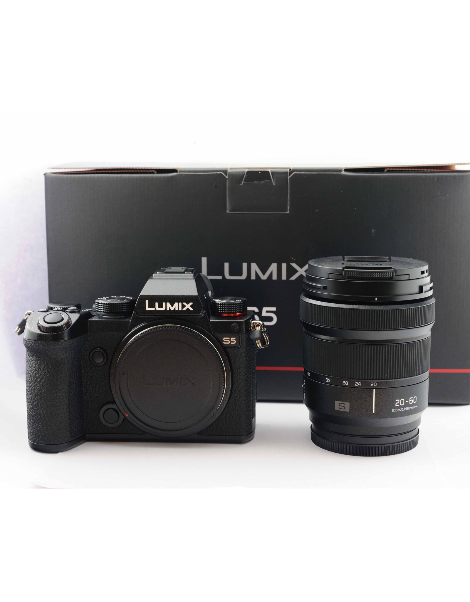 Panasonic Panasonic Lumix DC-S5 with Limix S 20-60mm f3.5-5.6 Lens Kit   ALC170207