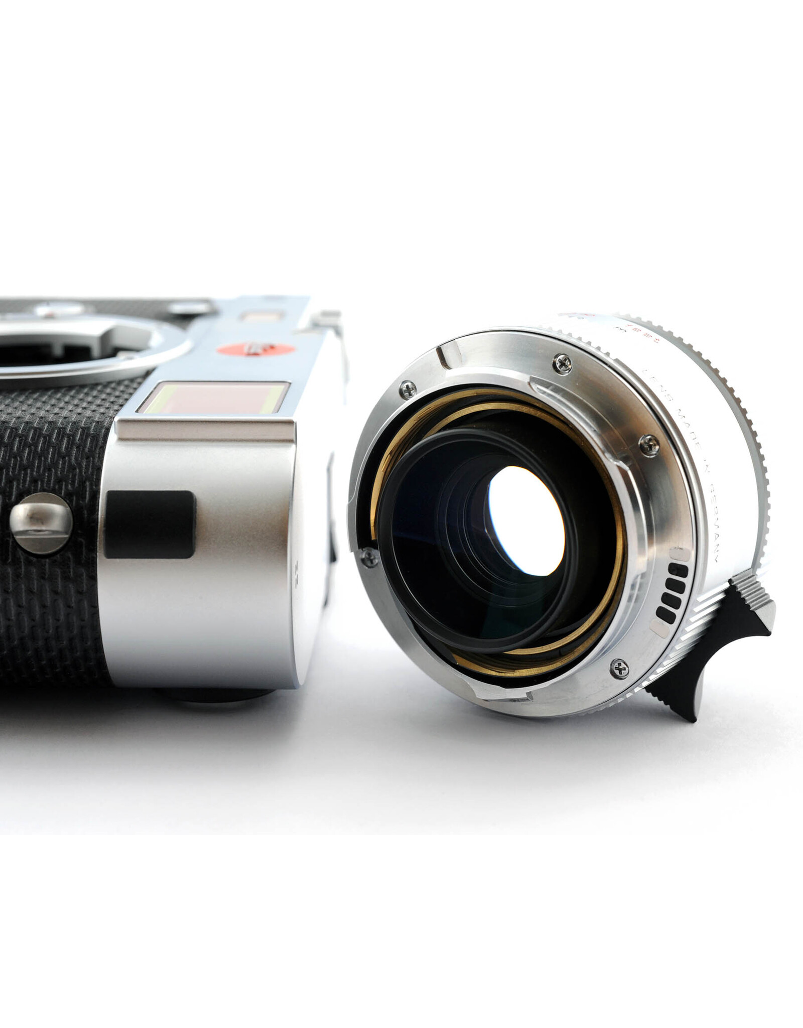 Leica Leica M Typ 240 with 35mm f2 Summmicron-M ASPH (Mr. Porter Limited Edition 10/10)     ALC170802