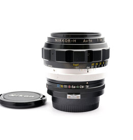 Nikon Nikon 85mm f1.8 Nikkor-H   A6012604