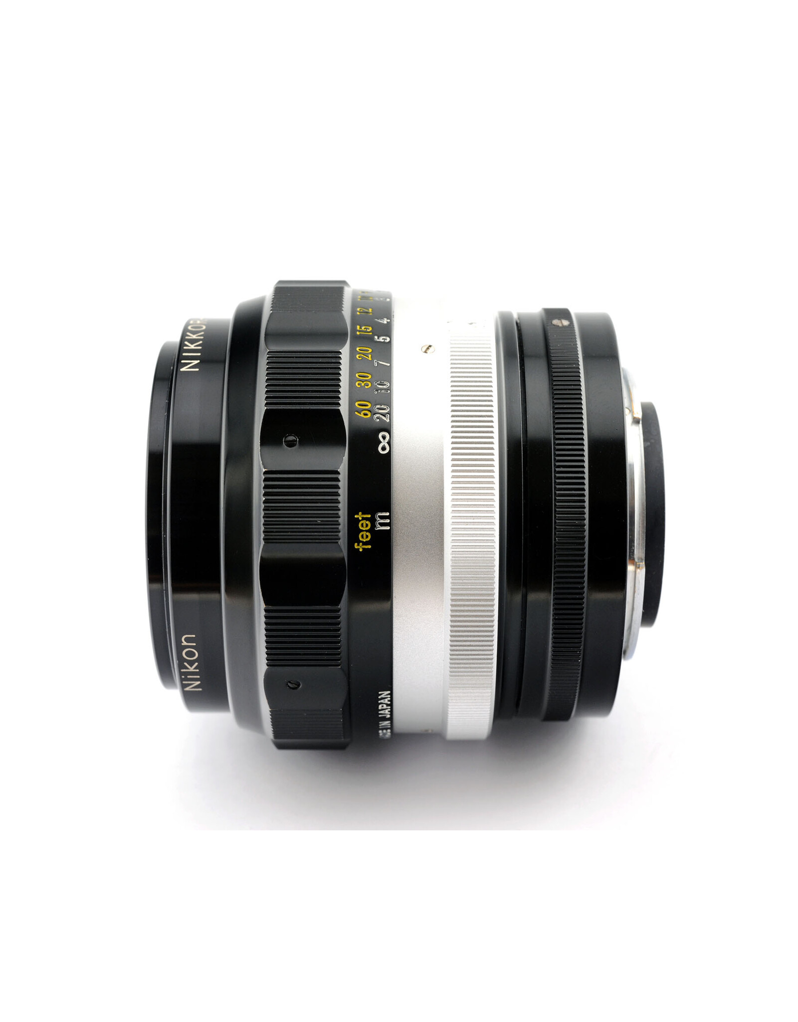 Nikon Nikon 85mm f1.8 Nikkor-H   A6012604