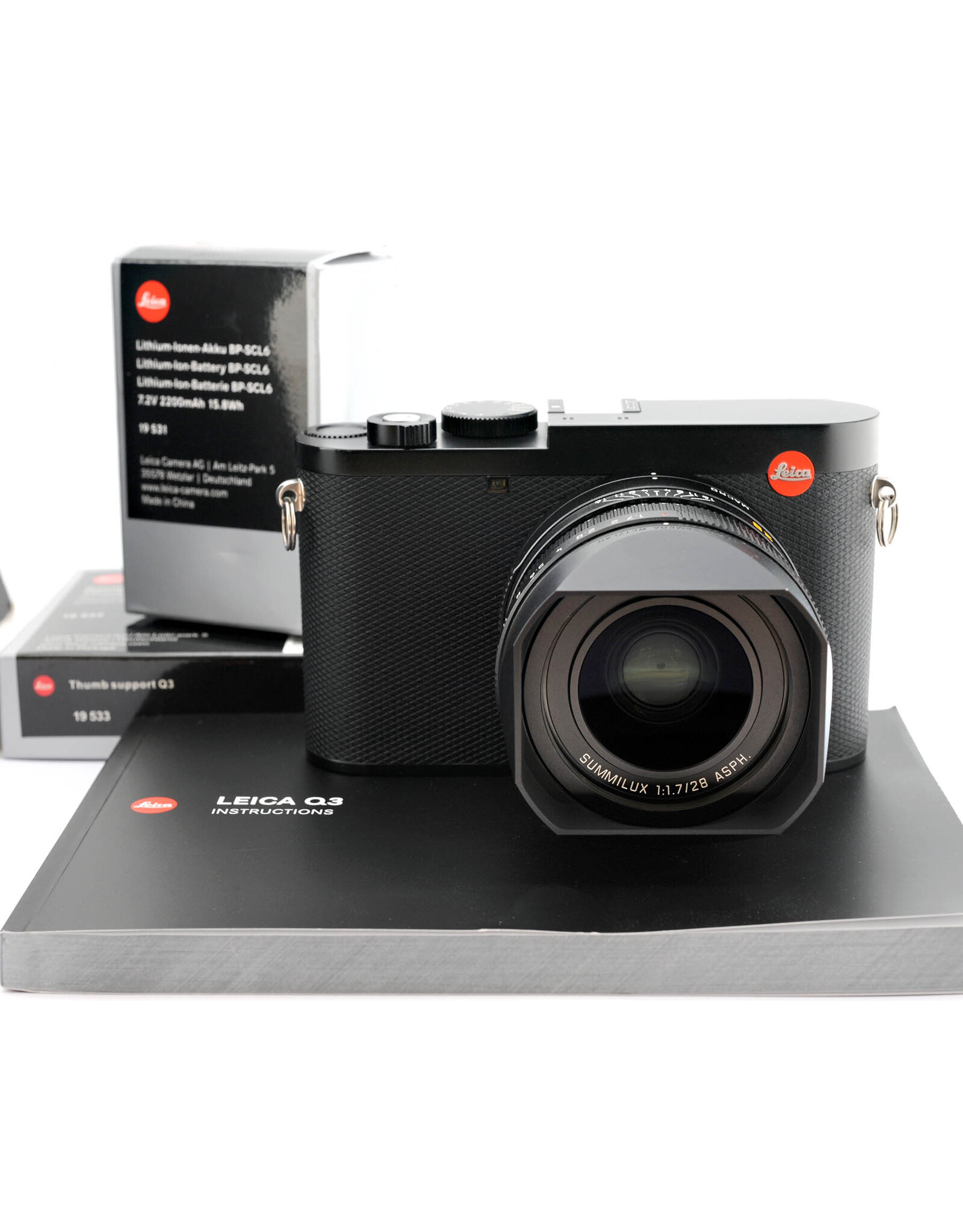 Leica Leica Q3 with Thumb Support  & Spare battery    ALC173601