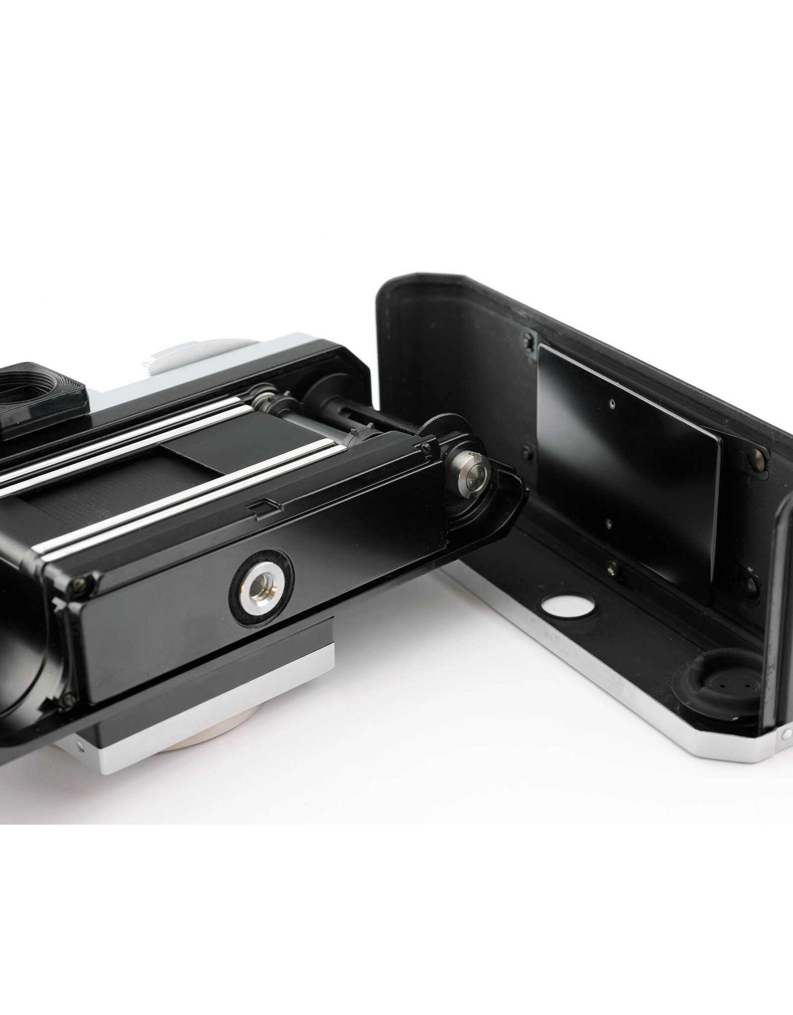 Nikon Nikon F with Eye Level Prism Finder Chrome   A6021901