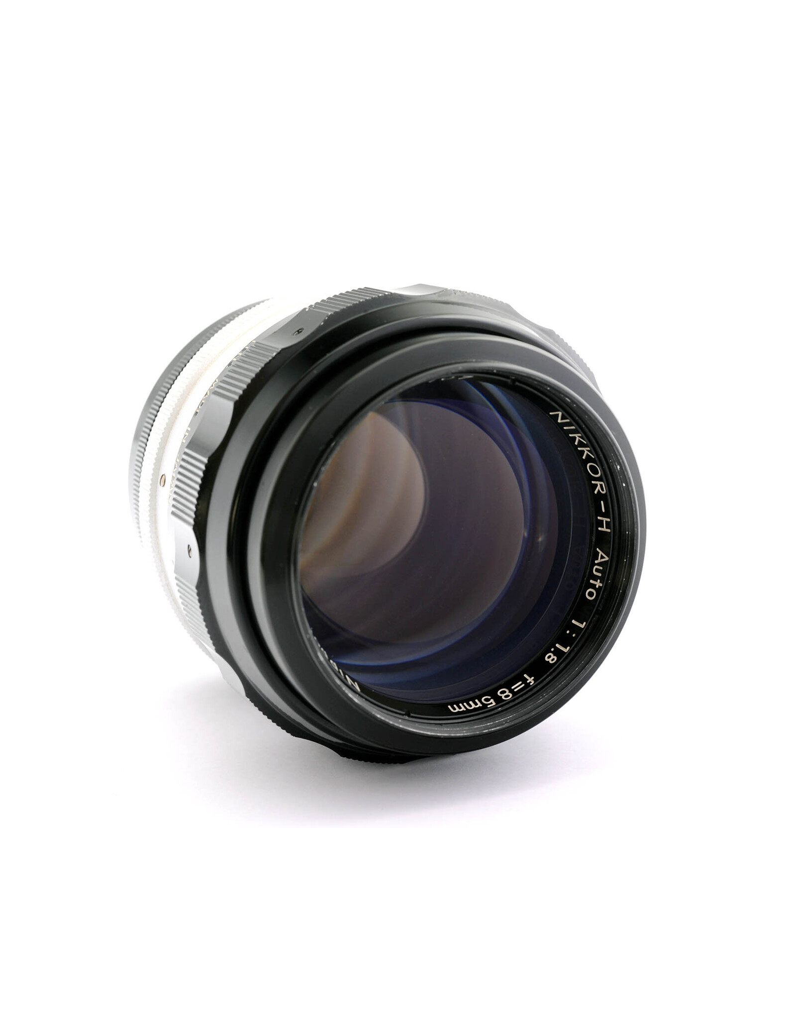 Nikon Nikon 85mm f1.8 Nikkor-H (Nippon Kogaku)   A6020907