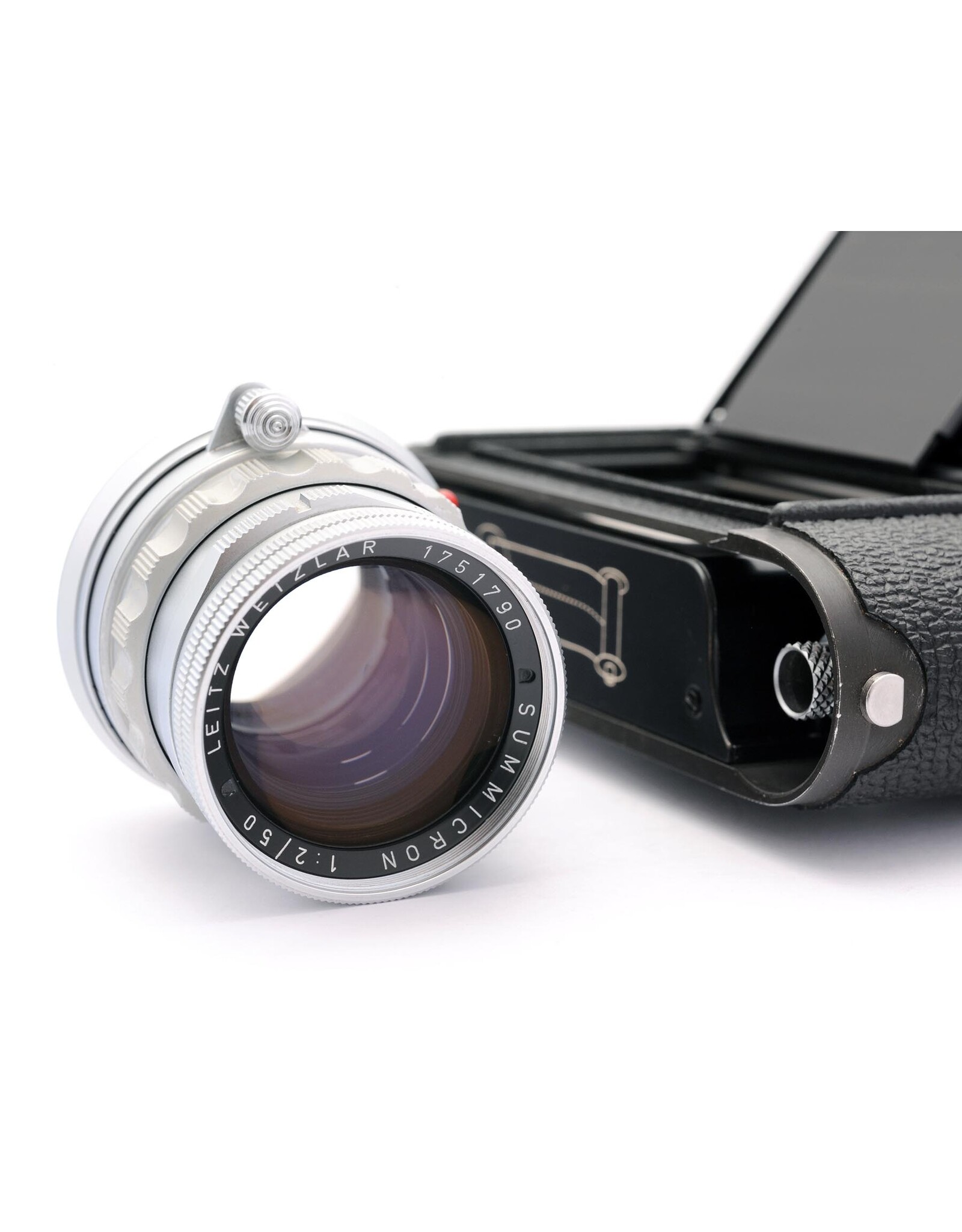 Leica Leica M2 with Leica 50mm f2 Summicron Rigid Chrome   ALC174801